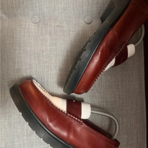 Classic Men's Loafers in Burgundy and White - Picture 2 of 6